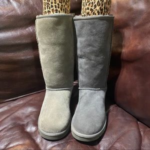 Ugg NWOBox size 7